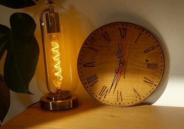 Horloge en chêne 